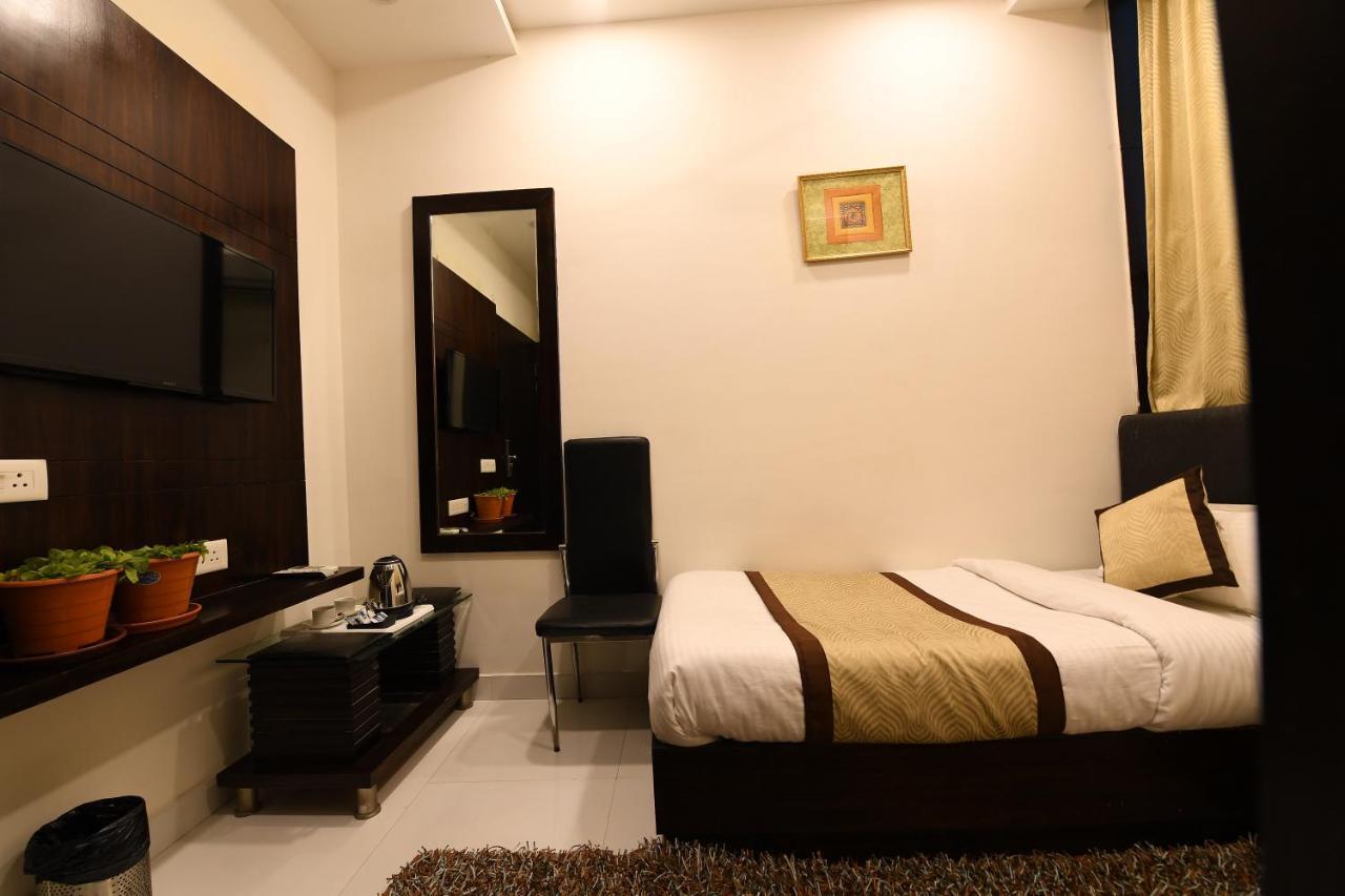 Madhav Muskan Residency Матхура Экстерьер фото
